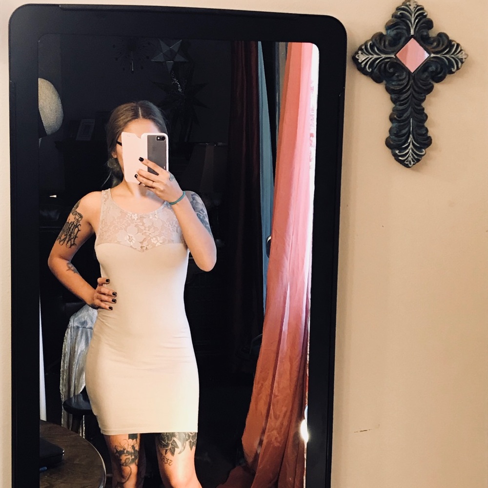 Basic CuteNude Dress